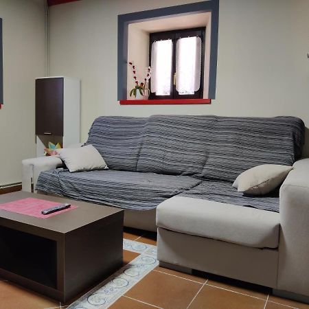 Casa Rural Apartamentos Angel Inguanzo Arenas De Cabrales エクステリア 写真