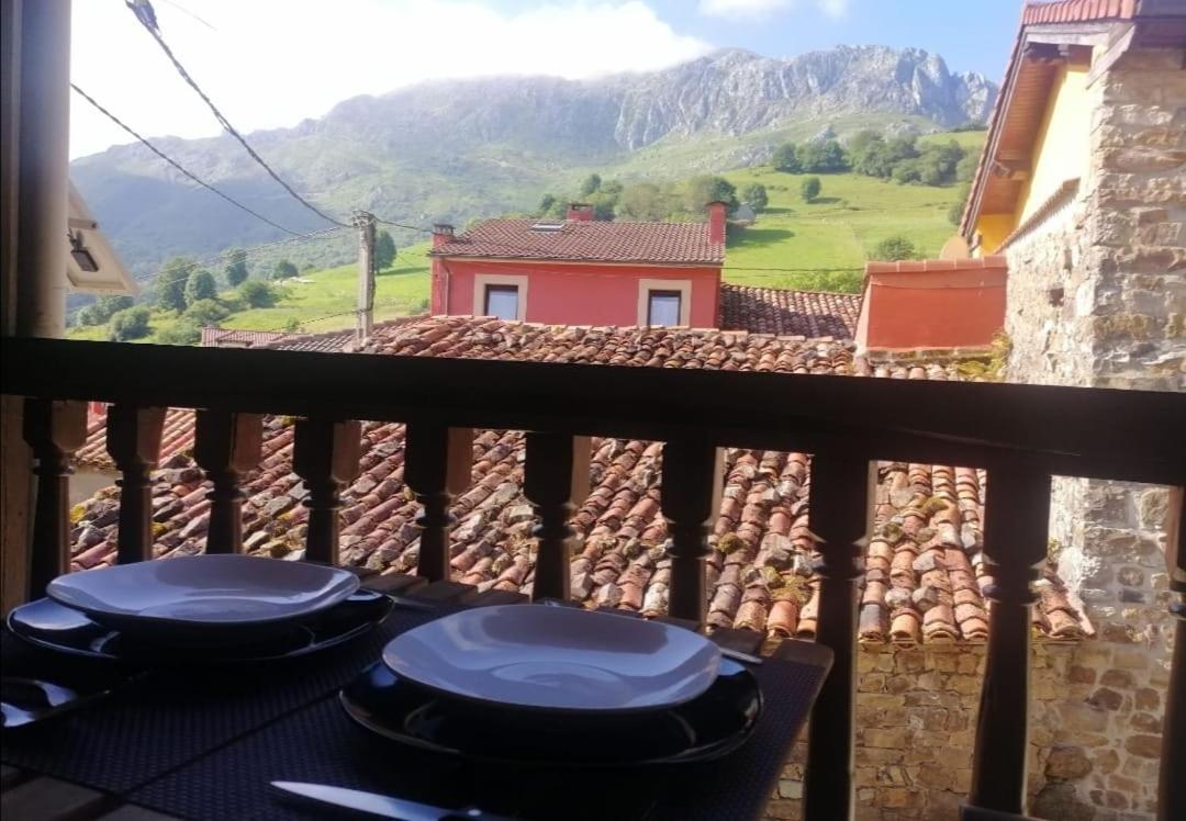 Casa Rural Apartamentos Angel Inguanzo Arenas De Cabrales エクステリア 写真