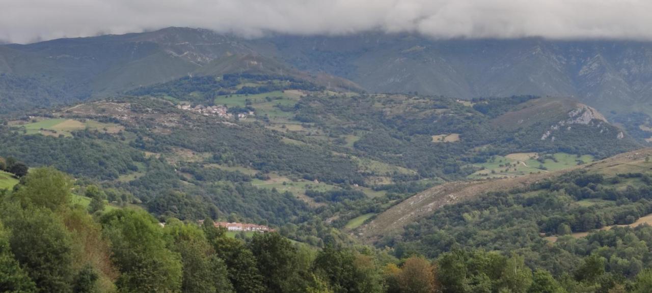 Casa Rural Apartamentos Angel Inguanzo Arenas De Cabrales エクステリア 写真
