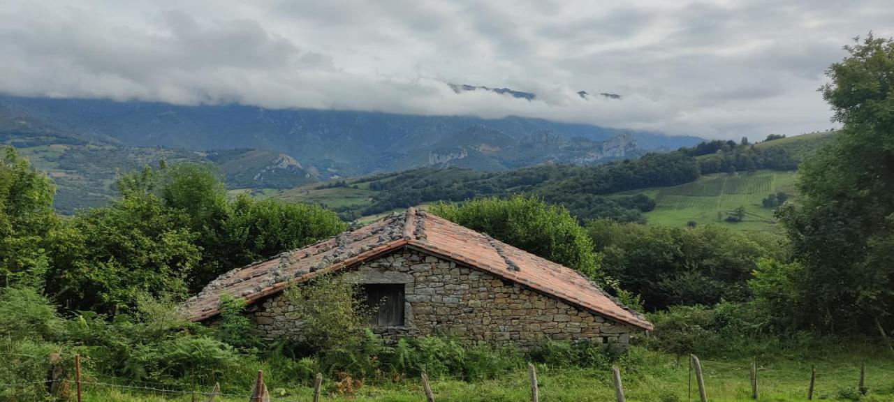 Casa Rural Apartamentos Angel Inguanzo Arenas De Cabrales エクステリア 写真