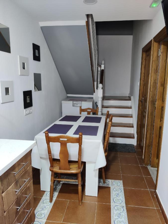 Casa Rural Apartamentos Angel Inguanzo Arenas De Cabrales エクステリア 写真