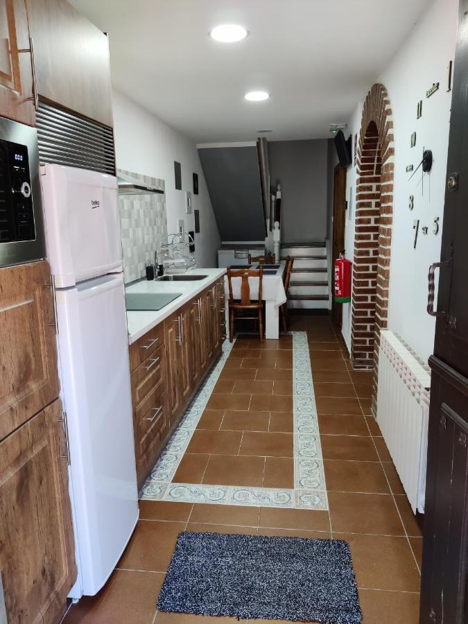Casa Rural Apartamentos Angel Inguanzo Arenas De Cabrales エクステリア 写真